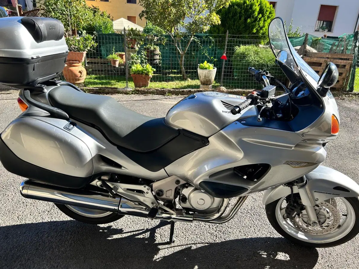 Honda Deauville 650 (2002 - 05) (13)