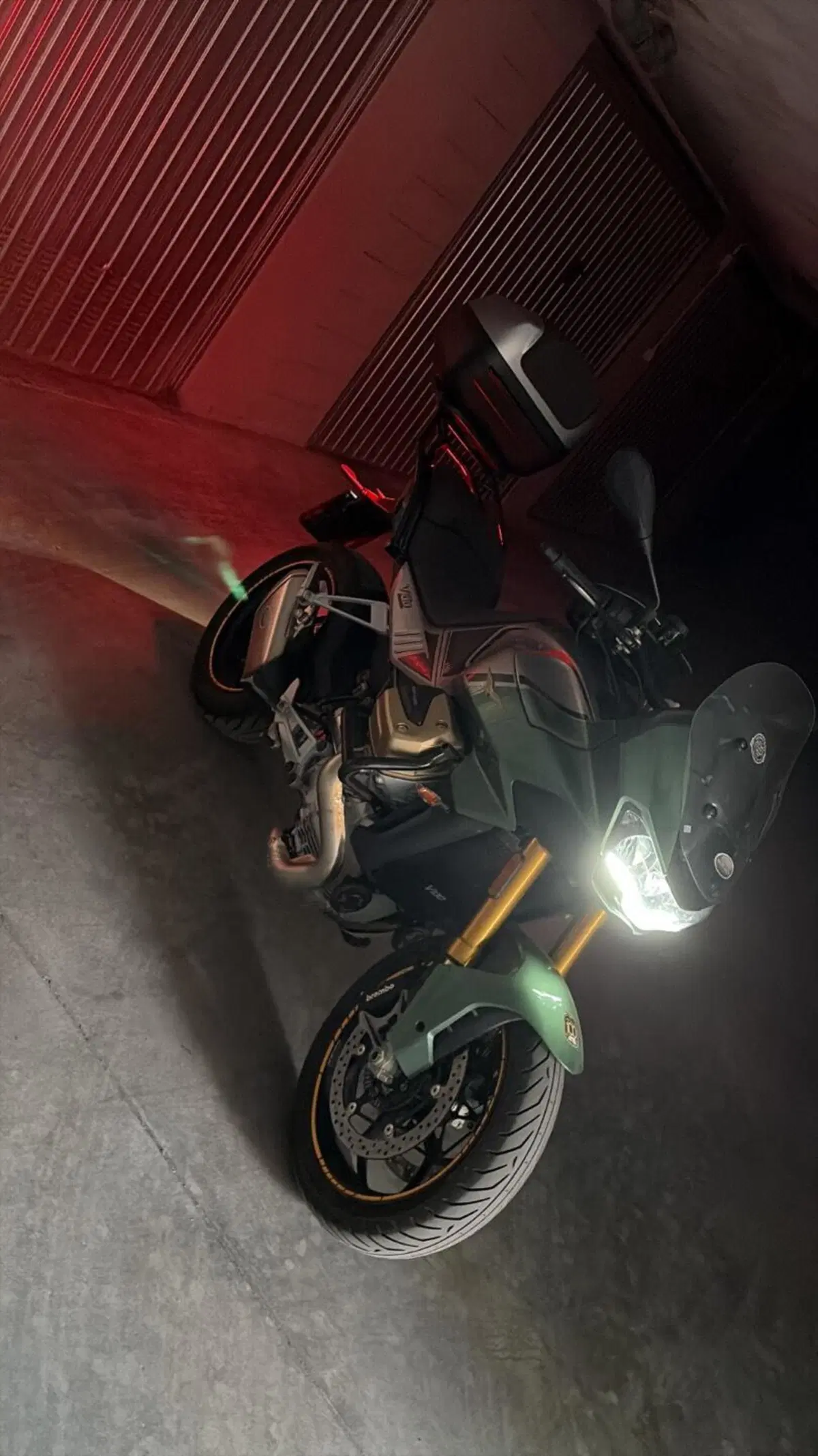 Moto Guzzi V100 Mandello S (2022 - 24) (5)