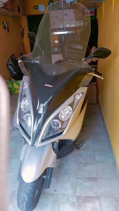 Kymco Downtown 300i (2009 - 17) usata