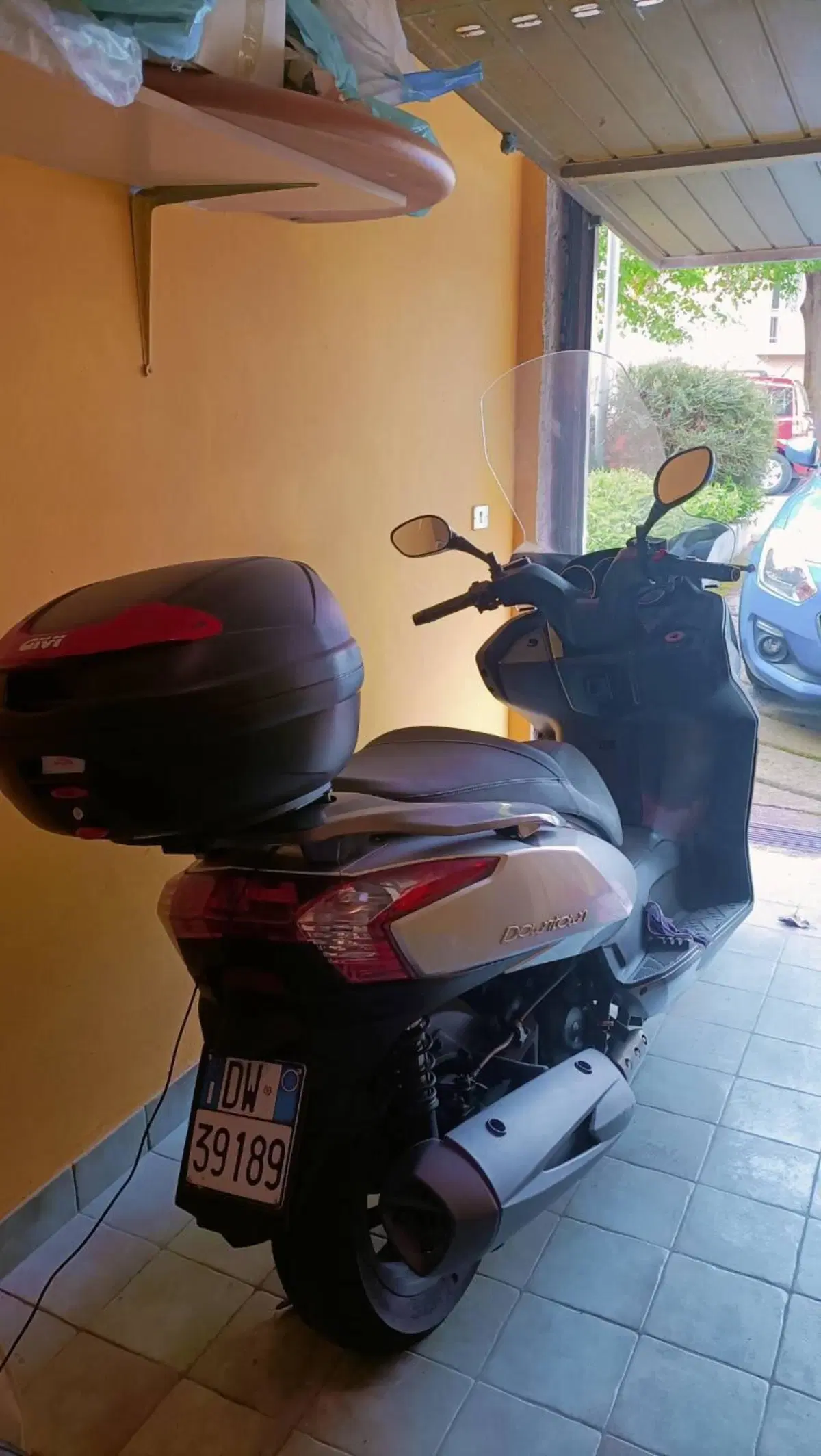 Kymco Downtown 300i (2009 - 17) (2)