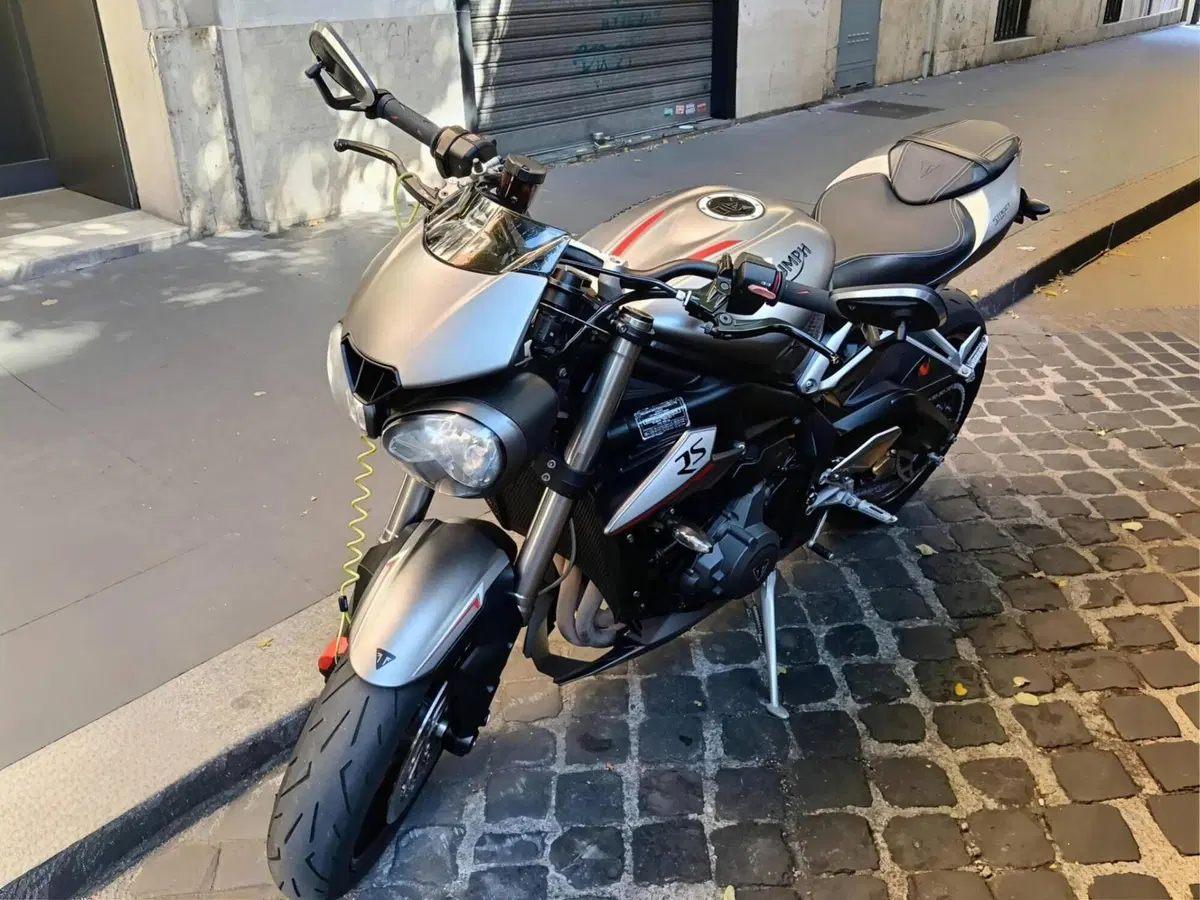Triumph Street Triple RS (2017 - 19) (5)