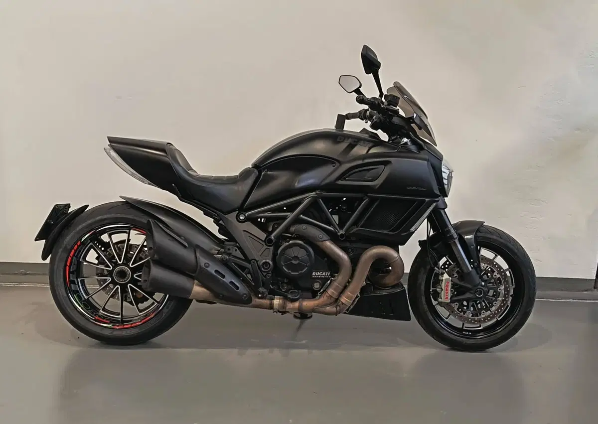Ducati Diavel 1200 Carbon (2014 - 16) (4)