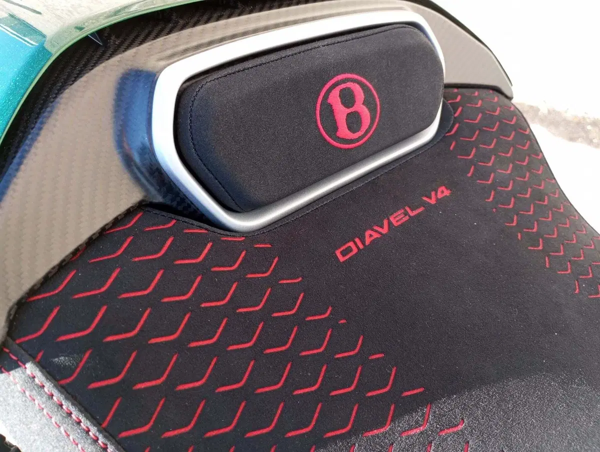 Ducati Diavel for Bentley (2024) (10)