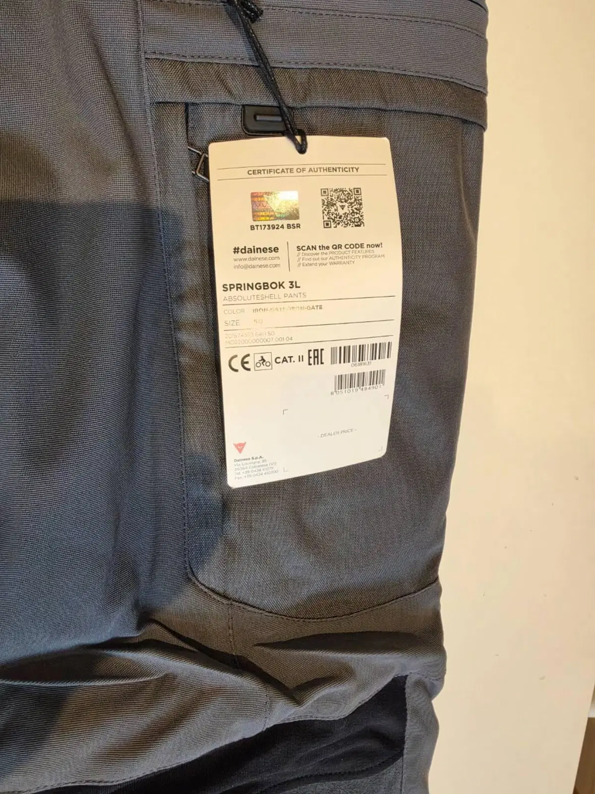Pantaloni Dainese Springbok 3L Absoluteshell tagli (4)