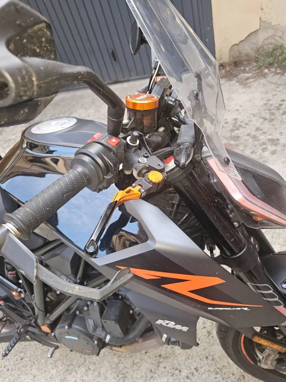 KTM 1290 Super Duke R (2019) (16)
