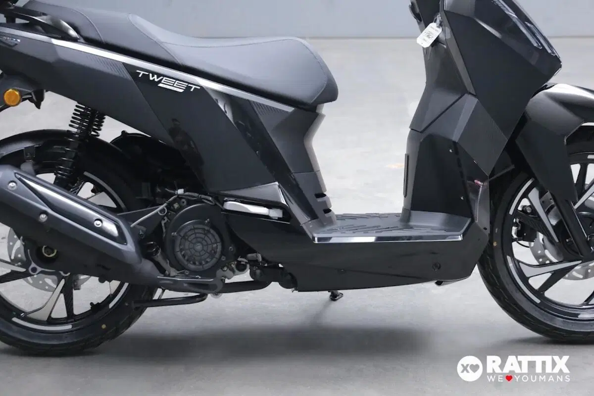 Peugeot Tweet 125 FL GT (2025 - 26) (10)