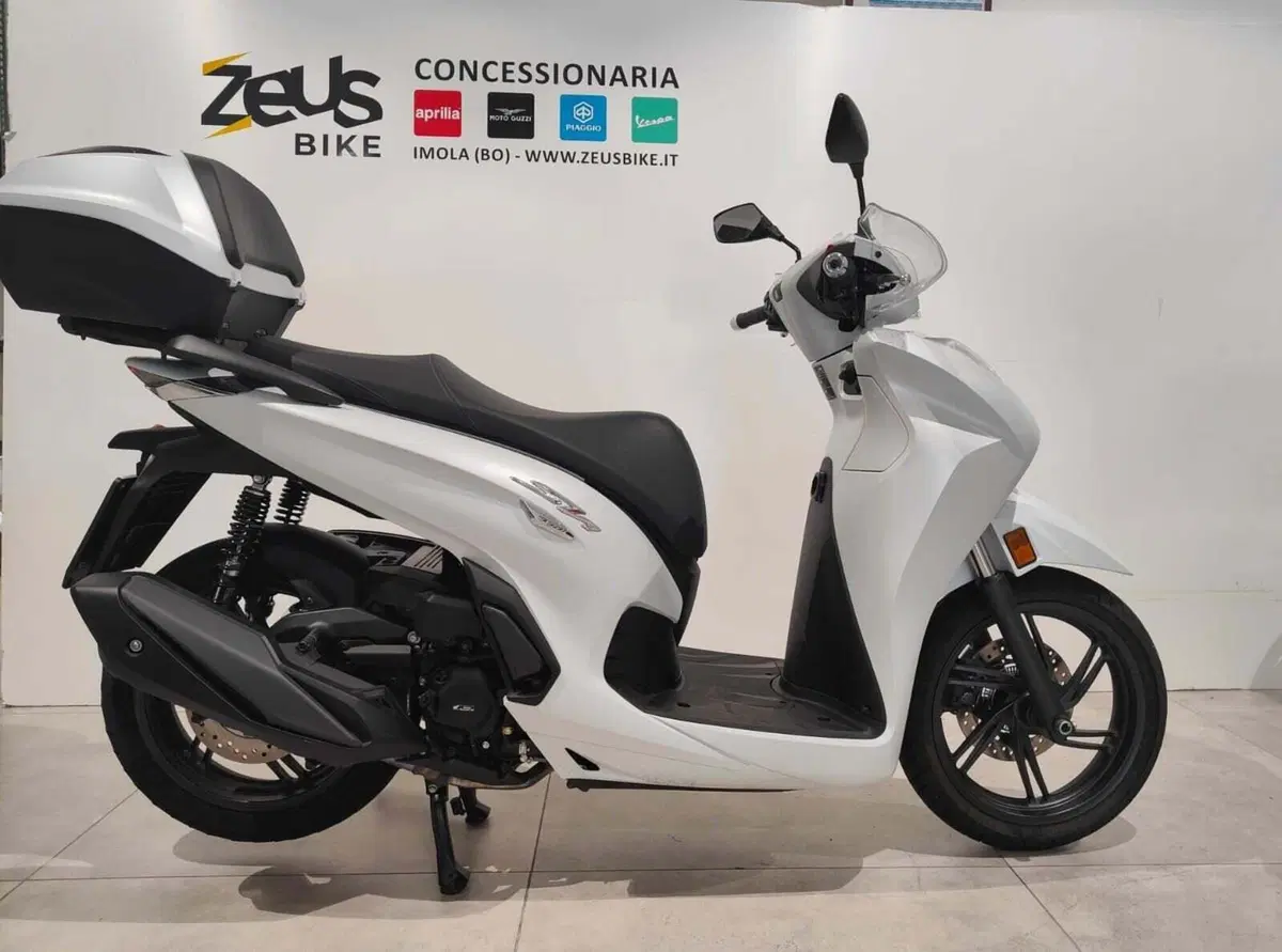 Honda SH 350 (2021 - 24) (3)