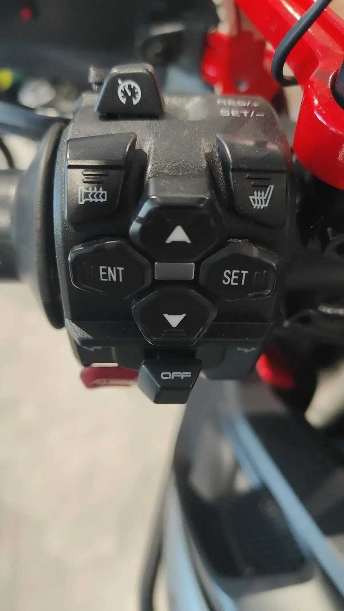 QJ Motor SRT 900 SX (2025 - 26) (5)