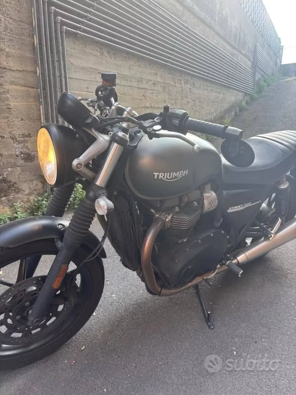 Triumph Street Twin 900 (2017 - 18) (3)