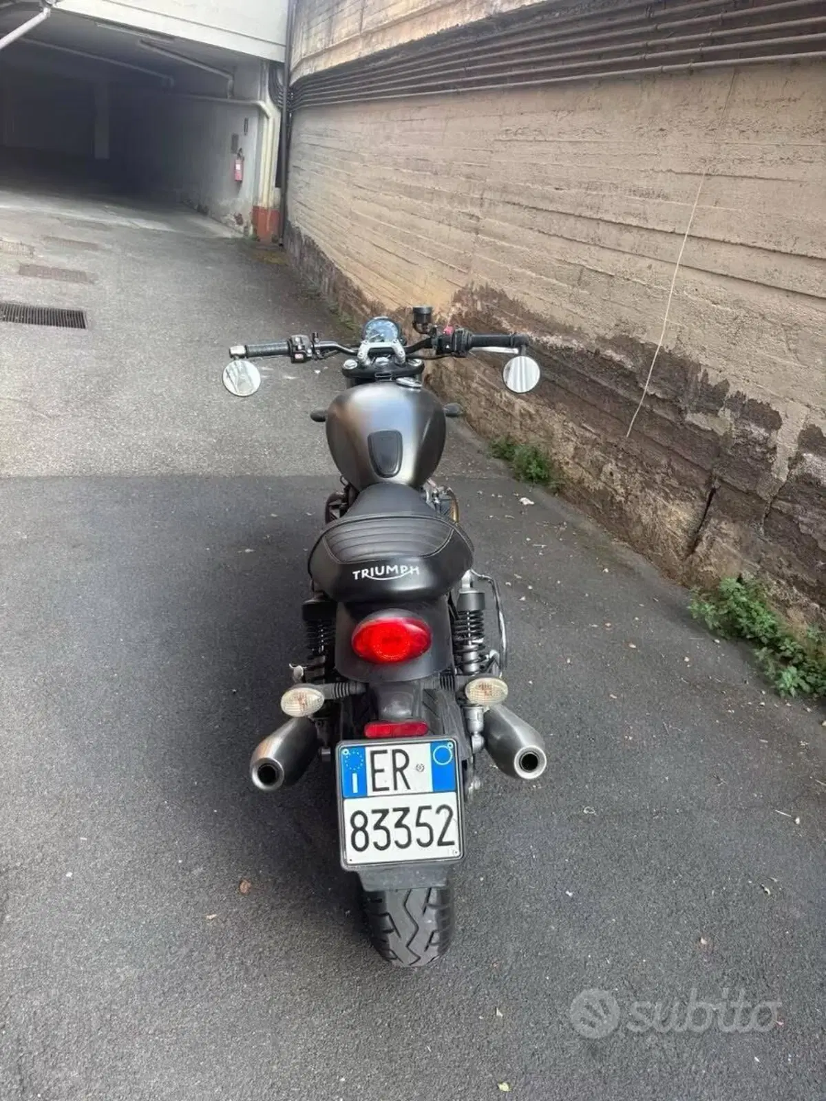 Triumph Street Twin 900 (2017 - 18) (4)