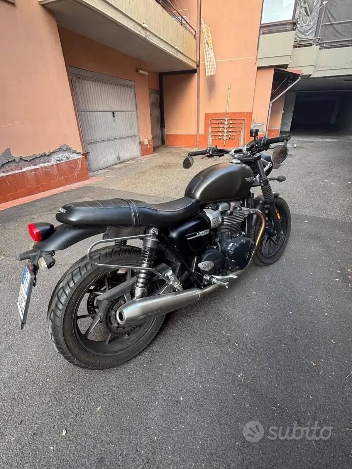 Triumph Street Twin 900 (2017 - 18) (5)