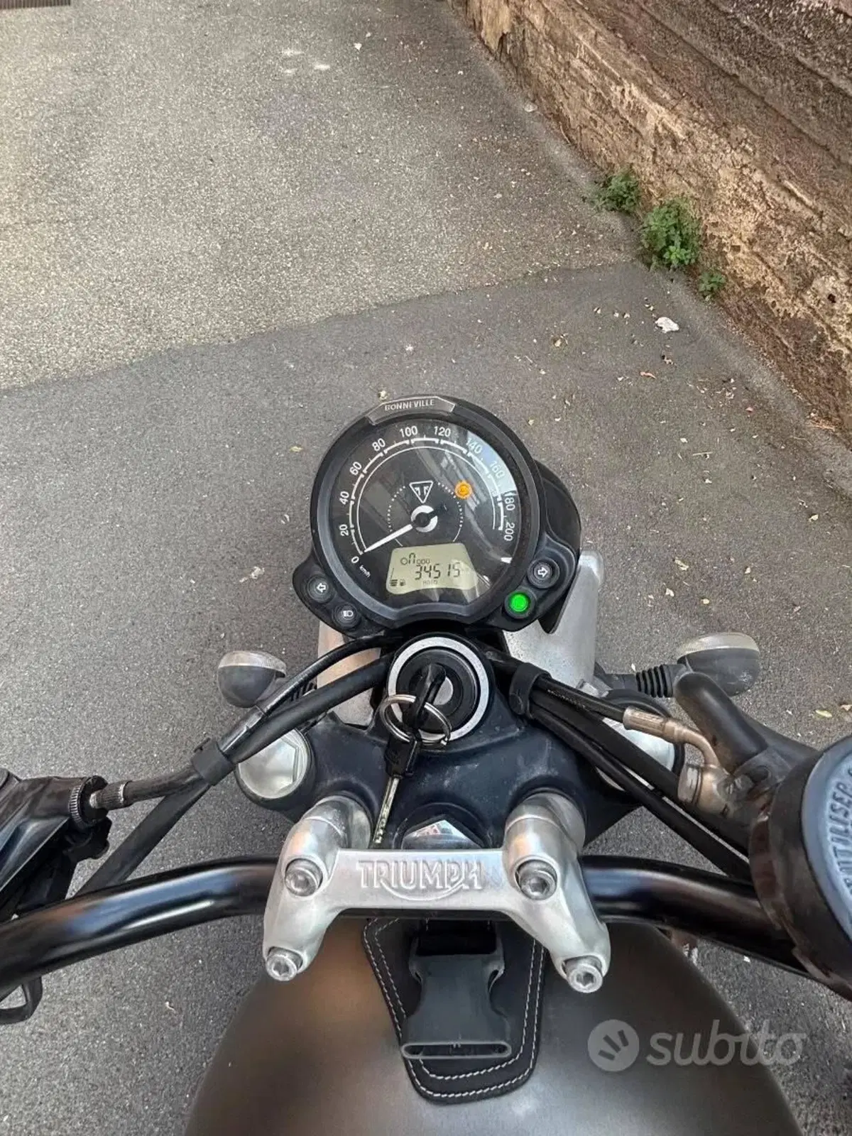 Triumph Street Twin 900 (2017 - 18) (6)