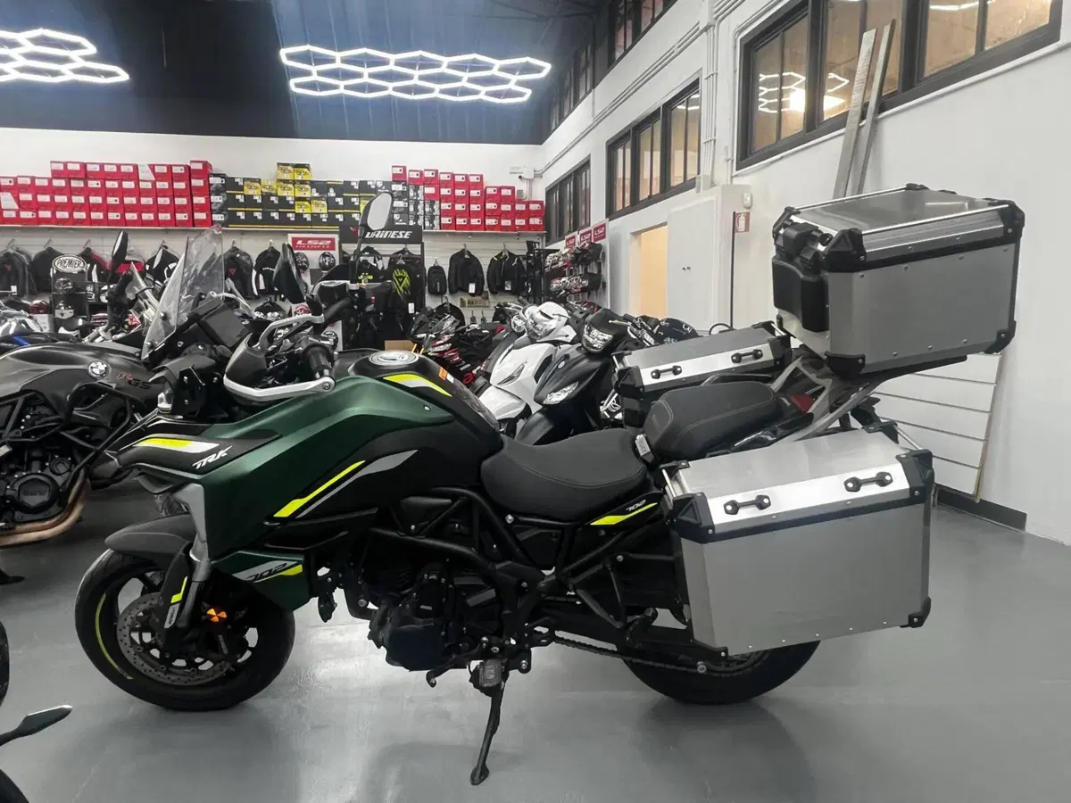 Benelli TRK 702 (2023 - 25) (2)