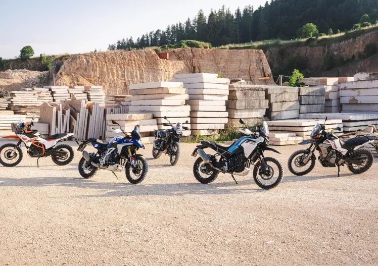 Comparativa 450 Adventure: quale moto scegliere per fare strada e fuoristrada [VIDEO]