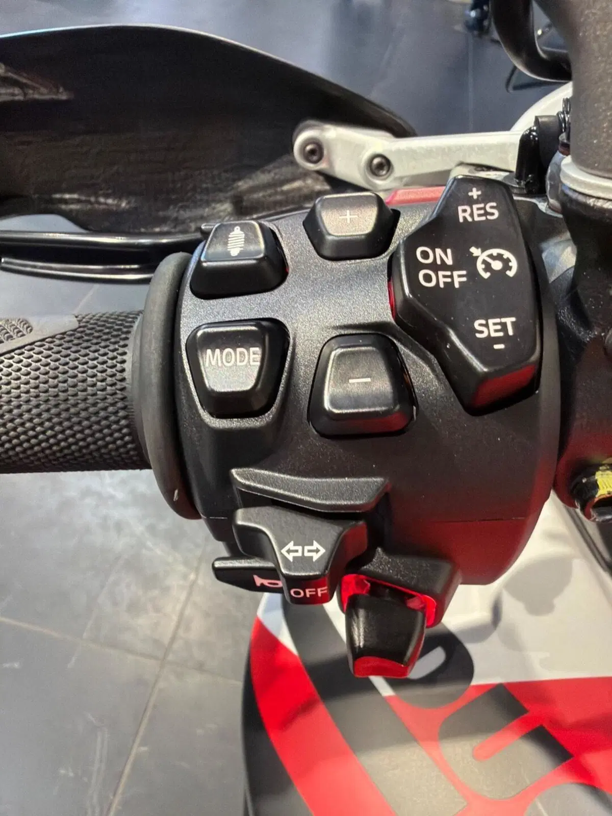 Ducati Multistrada V4 RS (2024 - 25) (15)