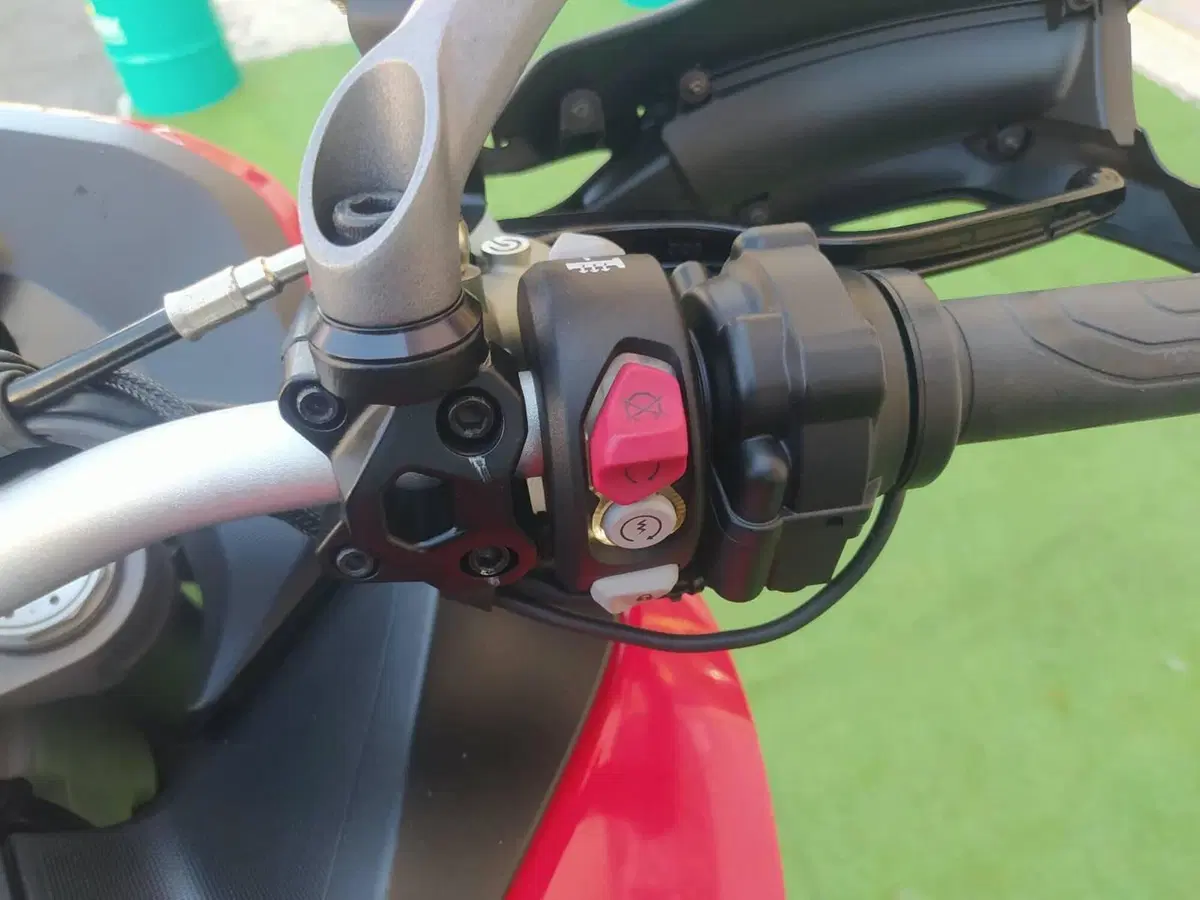 Ducati Multistrada V2 S (2022 - 24) (10)