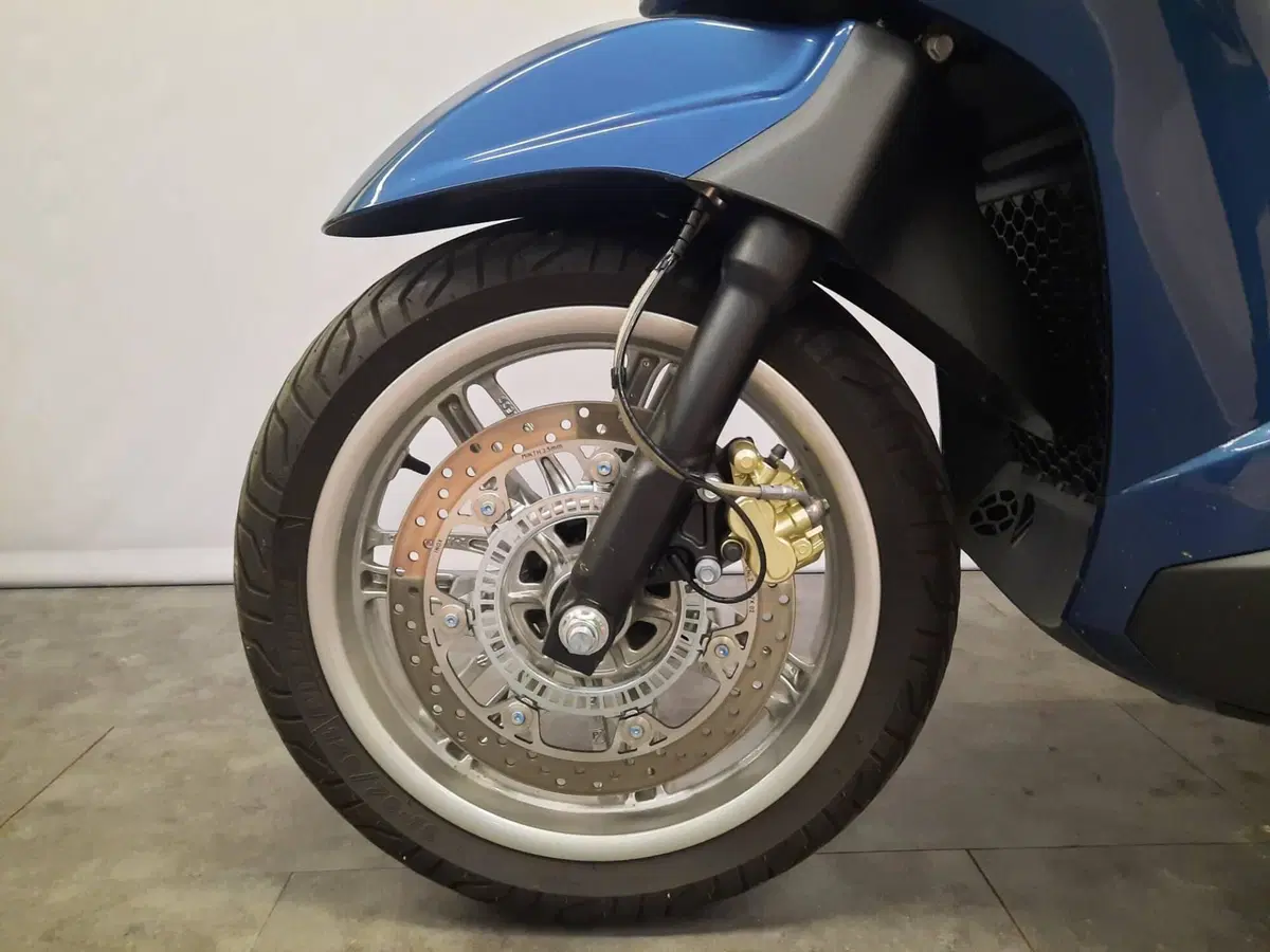 Piaggio Beverly 400 ABS-ASR (2021 - 24) (3)