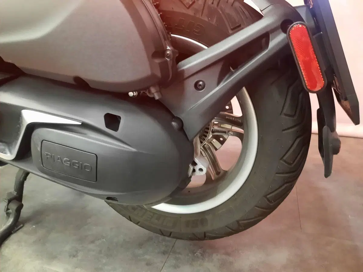 Piaggio Beverly 400 ABS-ASR (2021 - 24) (9)