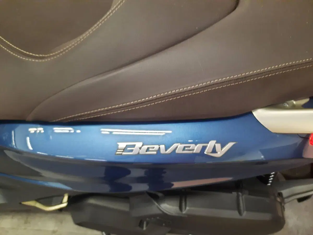 Piaggio Beverly 400 ABS-ASR (2021 - 24) (11)