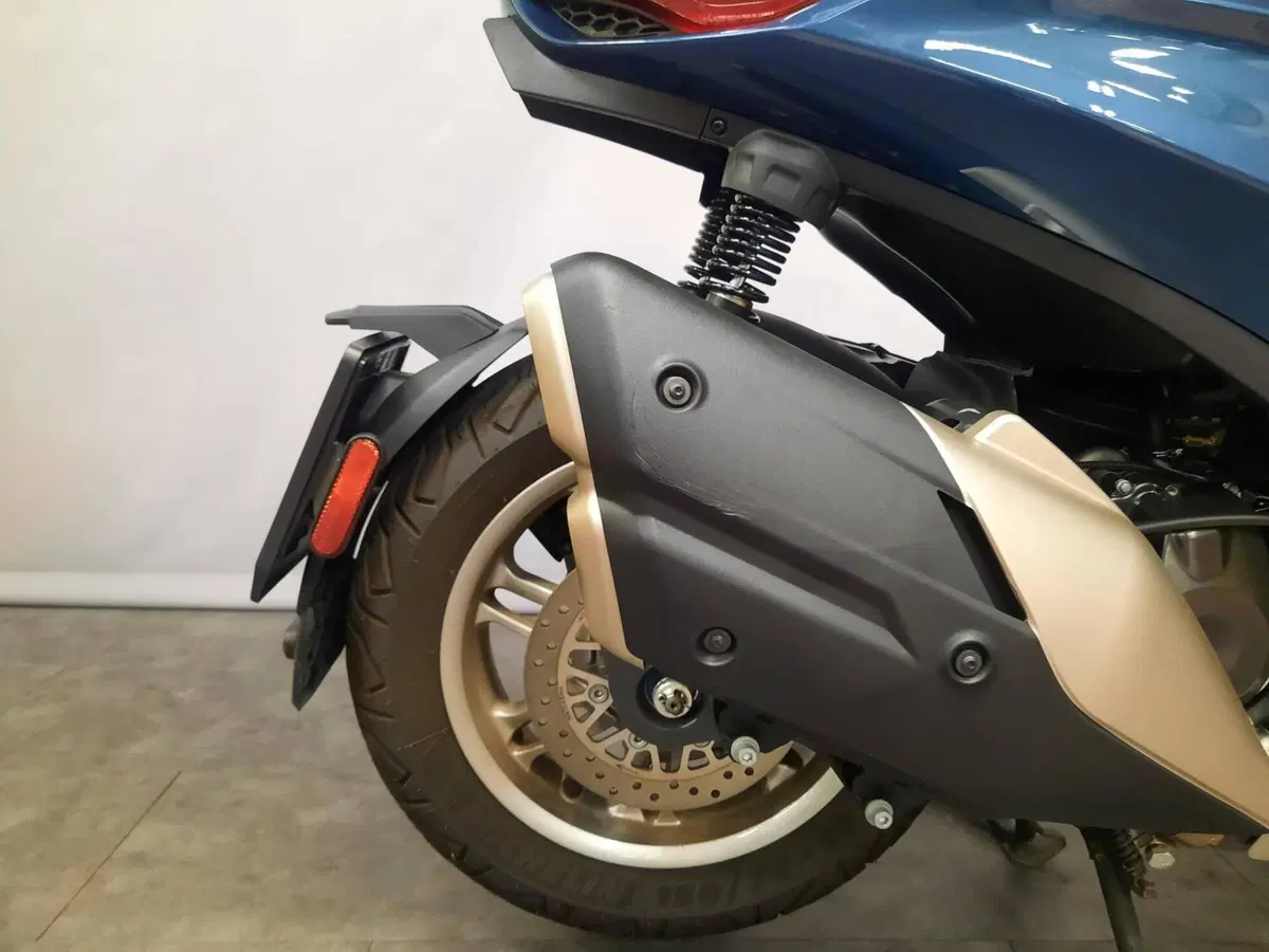 Piaggio Beverly 400 ABS-ASR (2021 - 24) (14)