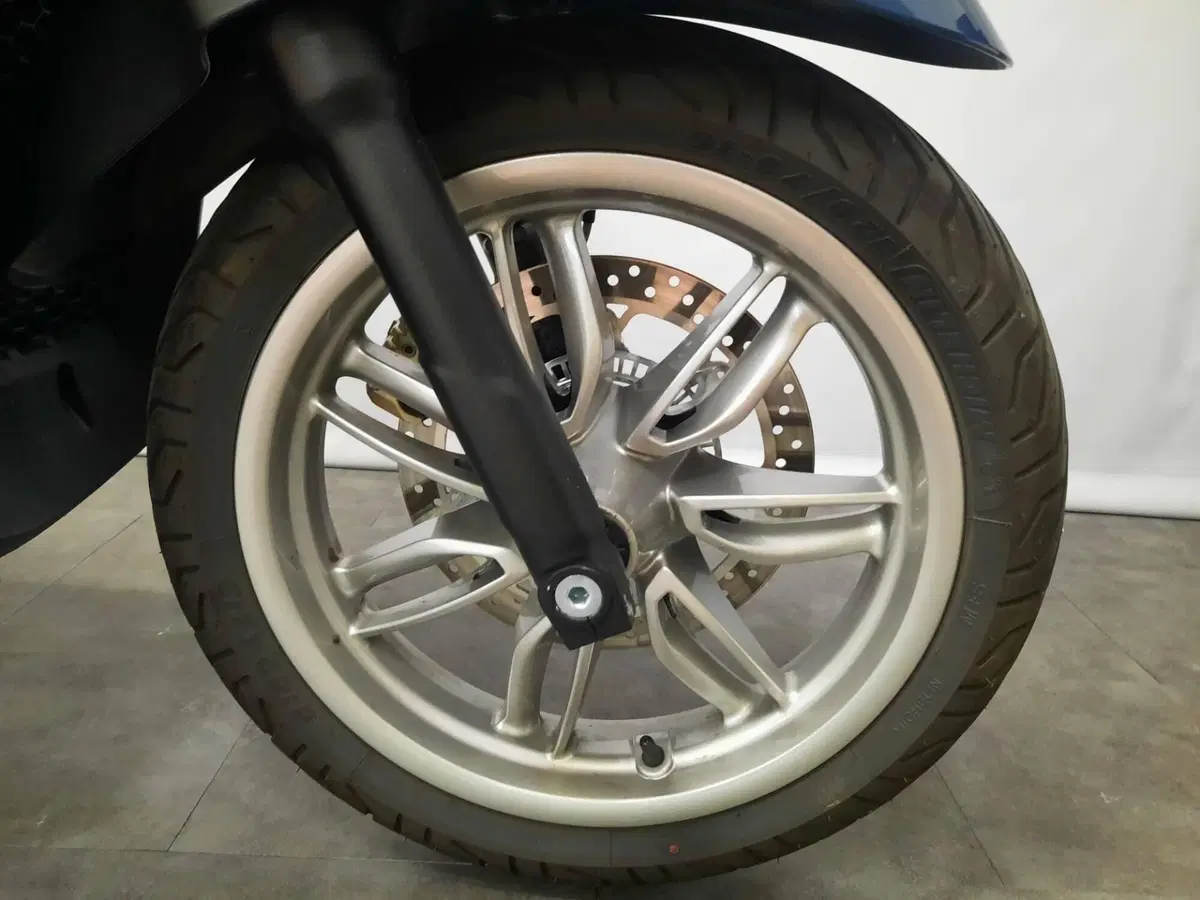 Piaggio Beverly 400 ABS-ASR (2021 - 24) (20)