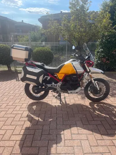 Moto Guzzi V85 TT Evocative Graphics (2021 - 23) usata