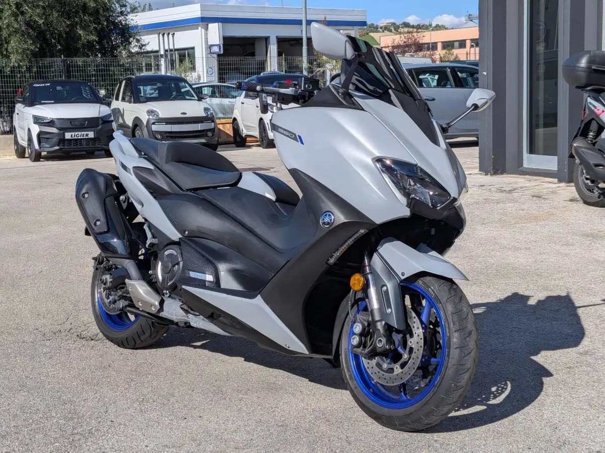 Yamaha T-Max 560 (2020 - 21) (3)