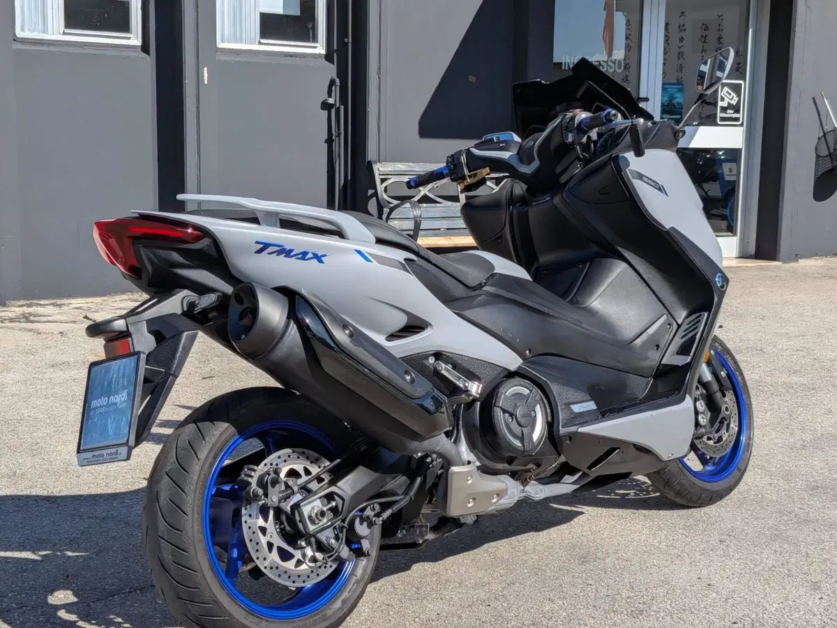 Yamaha T-Max 560 (2020 - 21) (4)