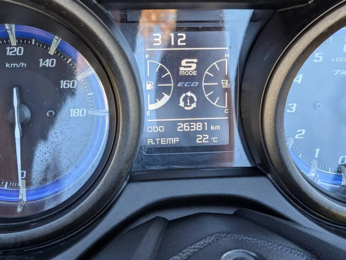 Yamaha T-Max 560 (2020 - 21) (9)