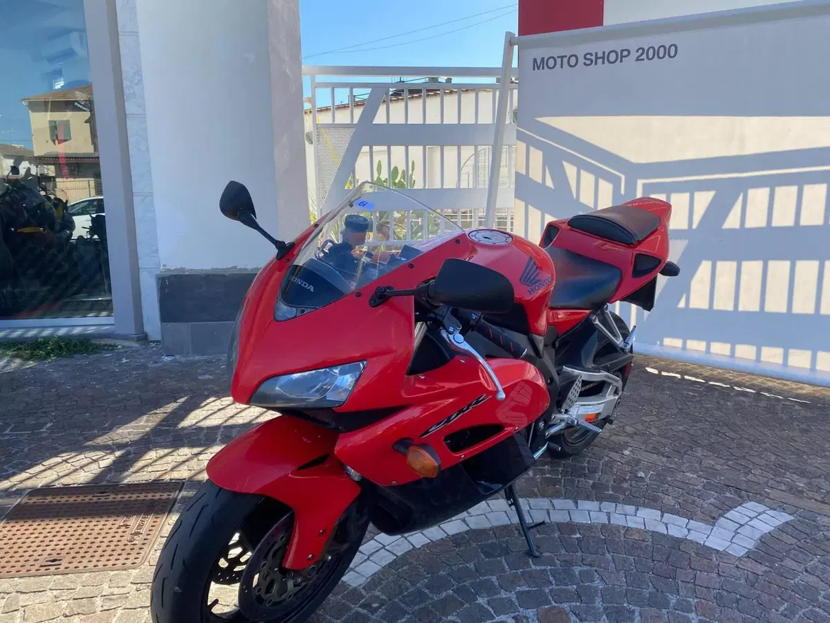 Honda CBR 1000 RR Fireblade (2004 - 05)