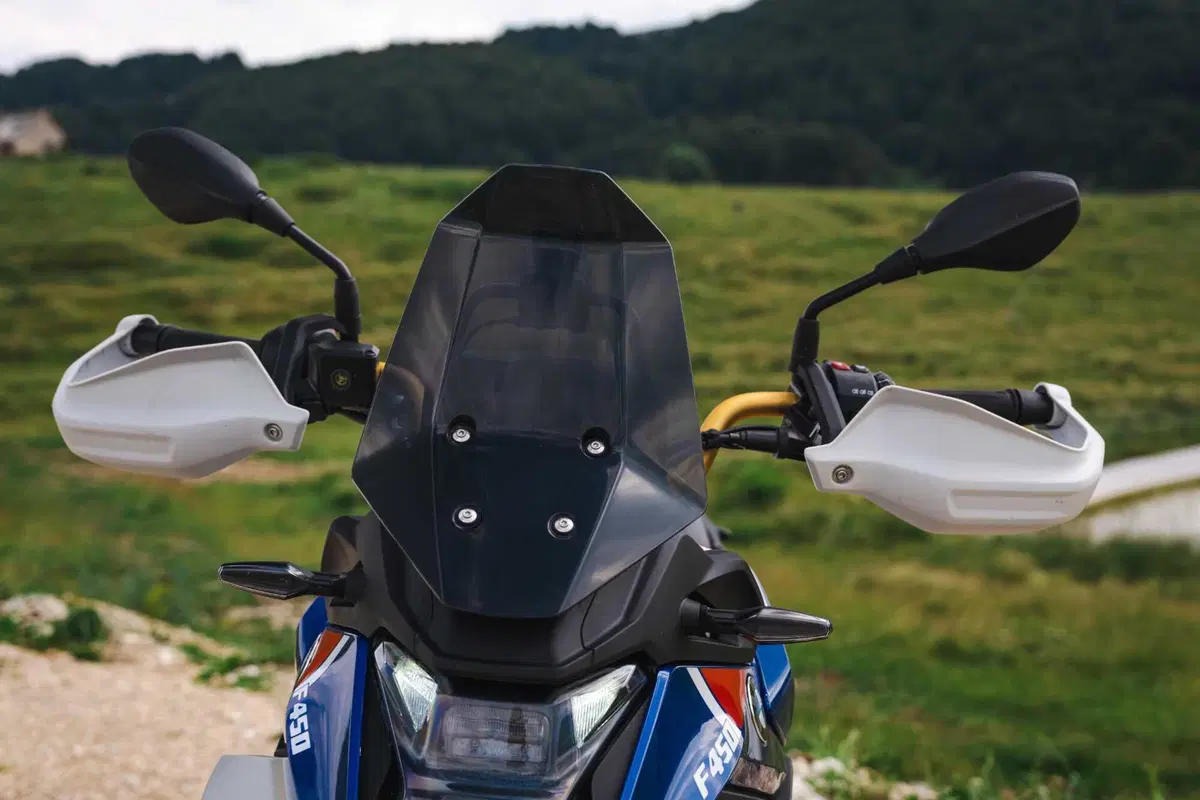 Comparativa 450 Adventure 2026: BMW F450 GS, CFMOTO 450MT, KTM 390 Adventure R, Morini Alltrhike, Himalayan 450 [VIDEO] (4)
