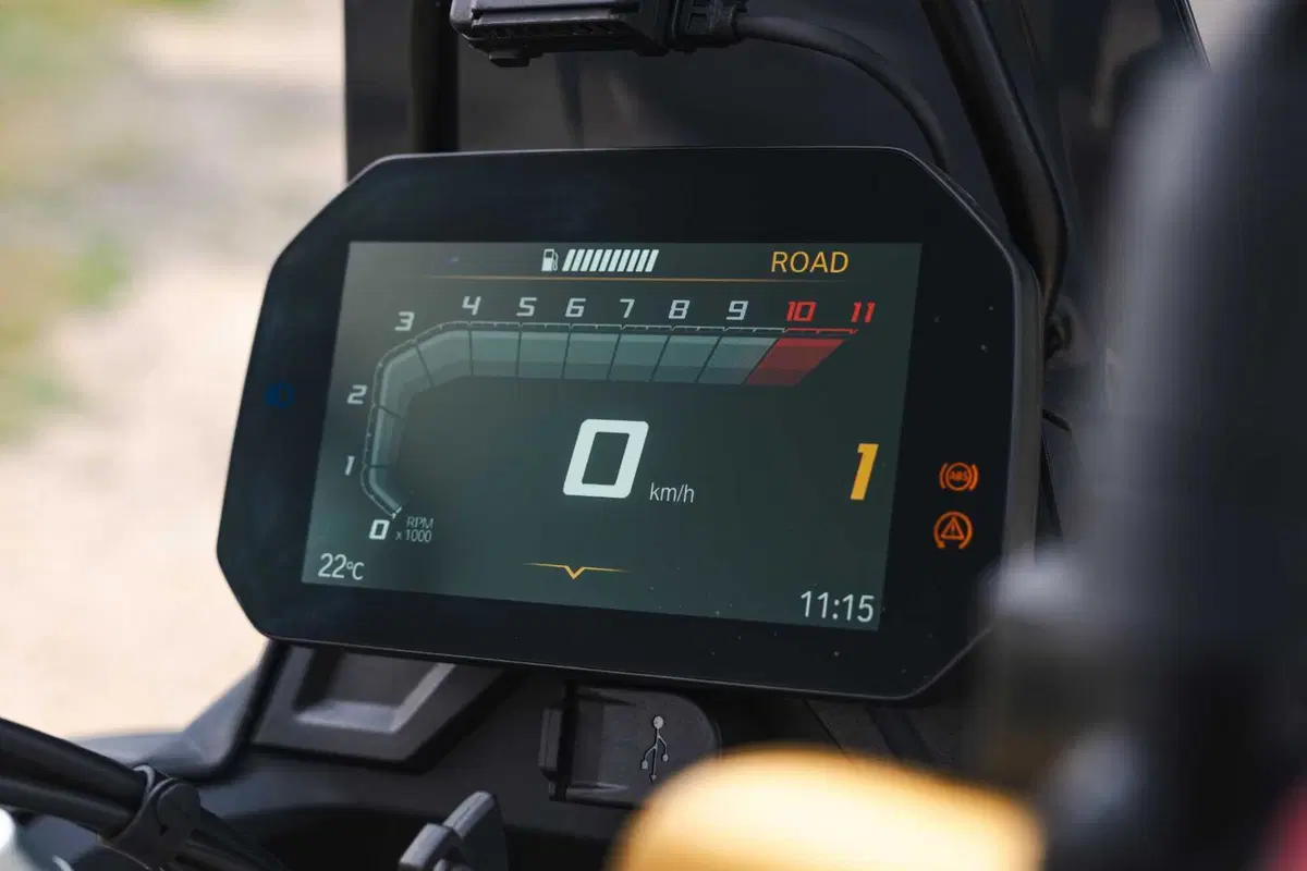 Comparativa 450 Adventure 2026: BMW F450 GS, CFMOTO 450MT, KTM 390 Adventure R, Morini Alltrhike, Himalayan 450 [VIDEO] (6)