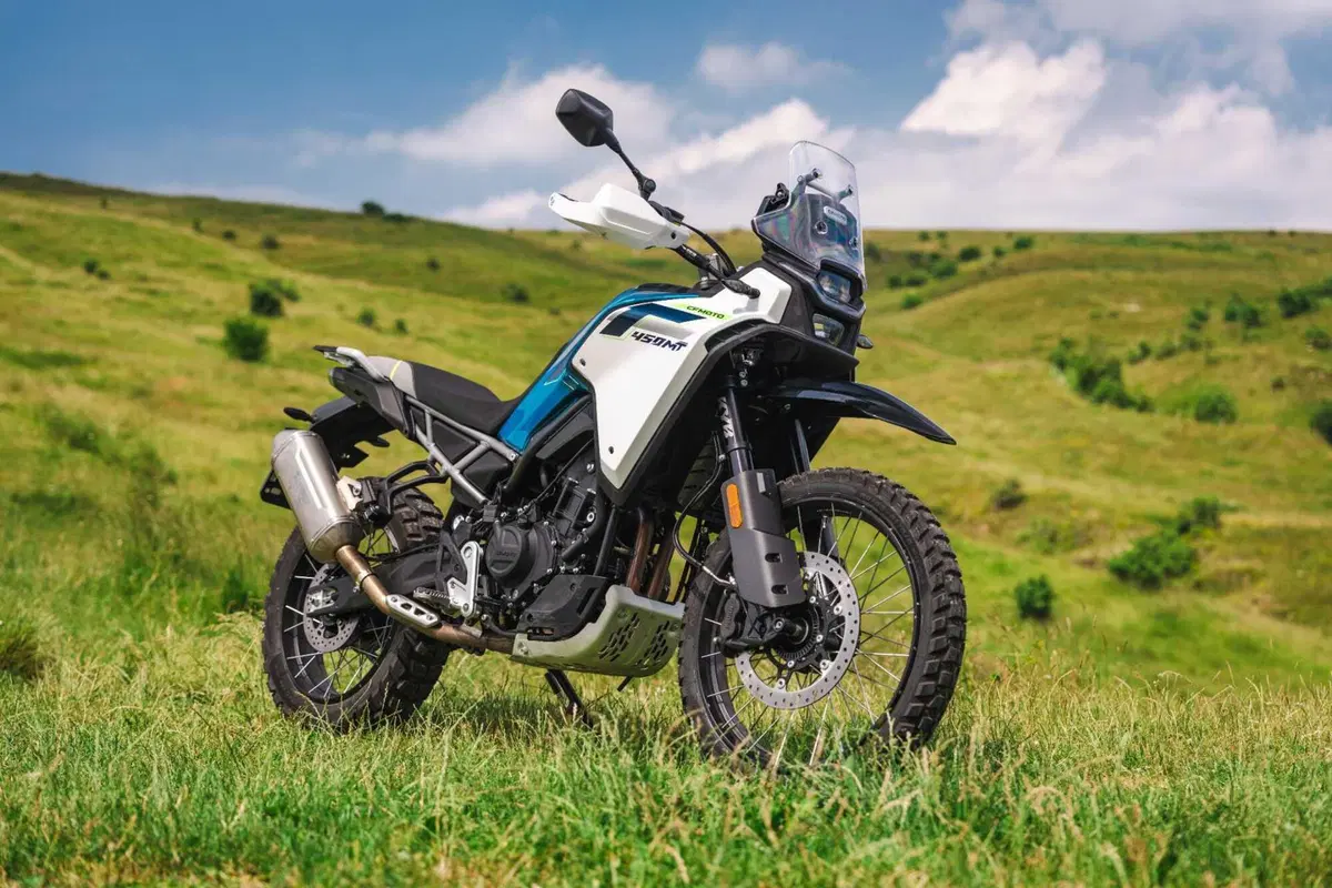 Comparativa 450 Adventure 2026: BMW F450 GS, CFMOTO 450MT, KTM 390 Adventure R, Morini Alltrhike, Himalayan 450 [VIDEO] (9)