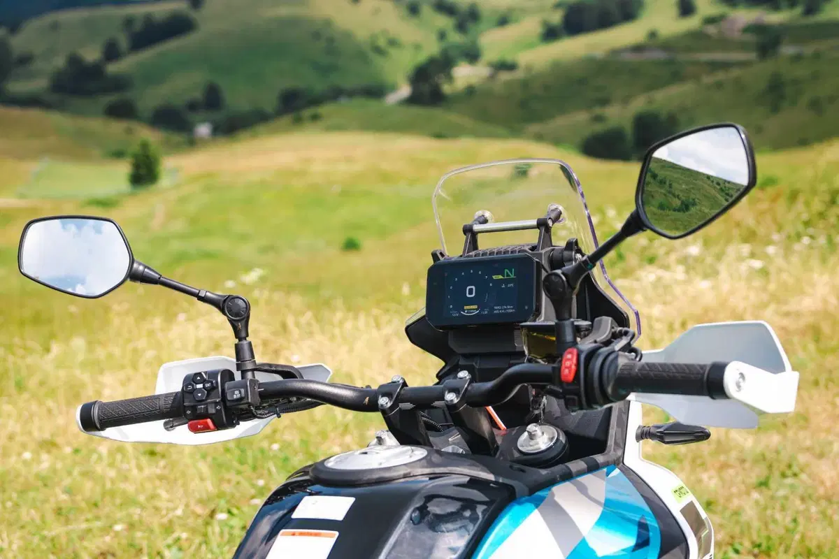 Comparativa 450 Adventure 2026: BMW F450 GS, CFMOTO 450MT, KTM 390 Adventure R, Morini Alltrhike, Himalayan 450 [VIDEO] (18)
