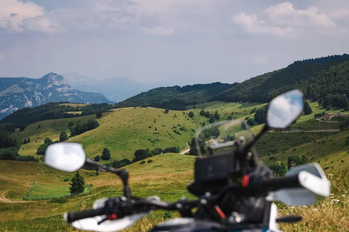 Comparativa 450 Adventure 2026: BMW F450 GS, CFMOTO 450MT, KTM 390 Adventure R, Morini Alltrhike, Himalayan 450 [VIDEO] (19)