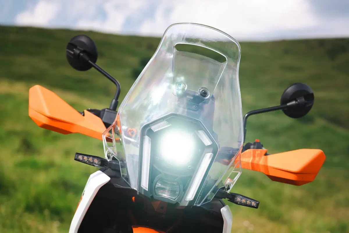 Comparativa 450 Adventure 2026: BMW F450 GS, CFMOTO 450MT, KTM 390 Adventure R, Morini Alltrhike, Himalayan 450 [VIDEO] (22)