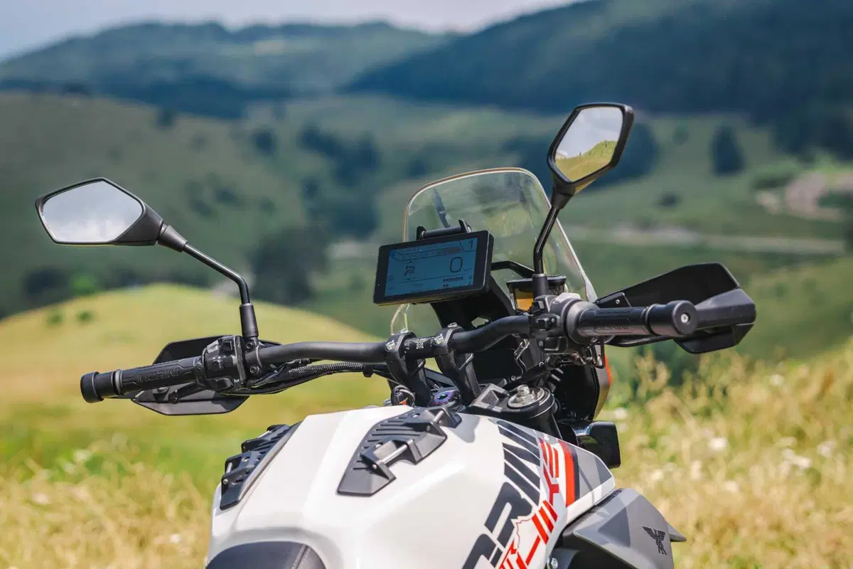 Comparativa 450 Adventure 2026: BMW F450 GS, CFMOTO 450MT, KTM 390 Adventure R, Morini Alltrhike, Himalayan 450 [VIDEO] (31)