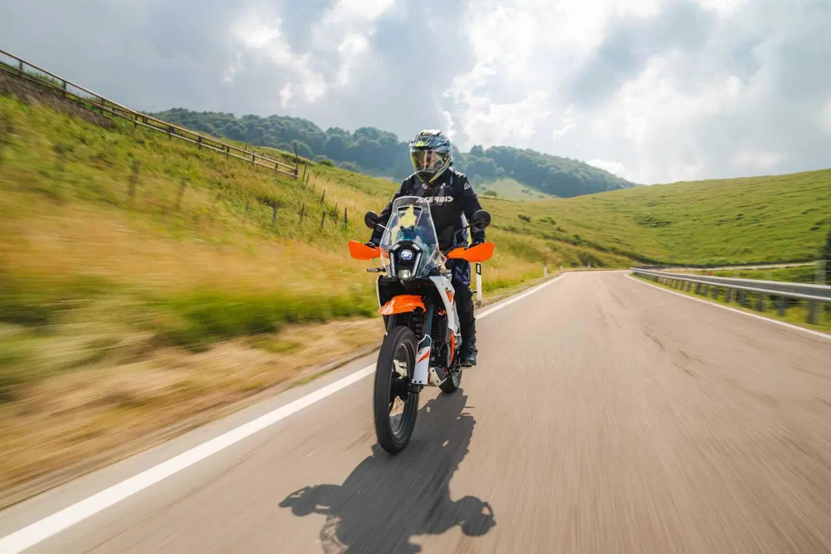 Comparativa 450 Adventure 2026: BMW F450 GS, CFMOTO 450MT, KTM 390 Adventure R, Morini Alltrhike, Himalayan 450 [VIDEO] (38)