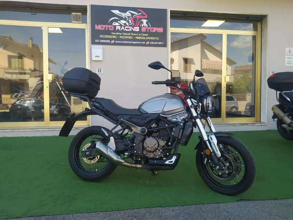 Voge Trofeo 300AC (2021 - 26) (3)