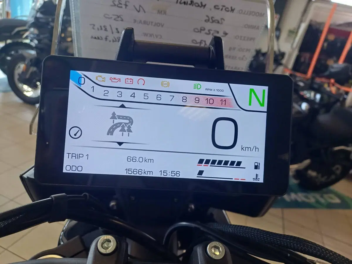 Moto Morini Alltrhike 450 (2025 - 26) (3)