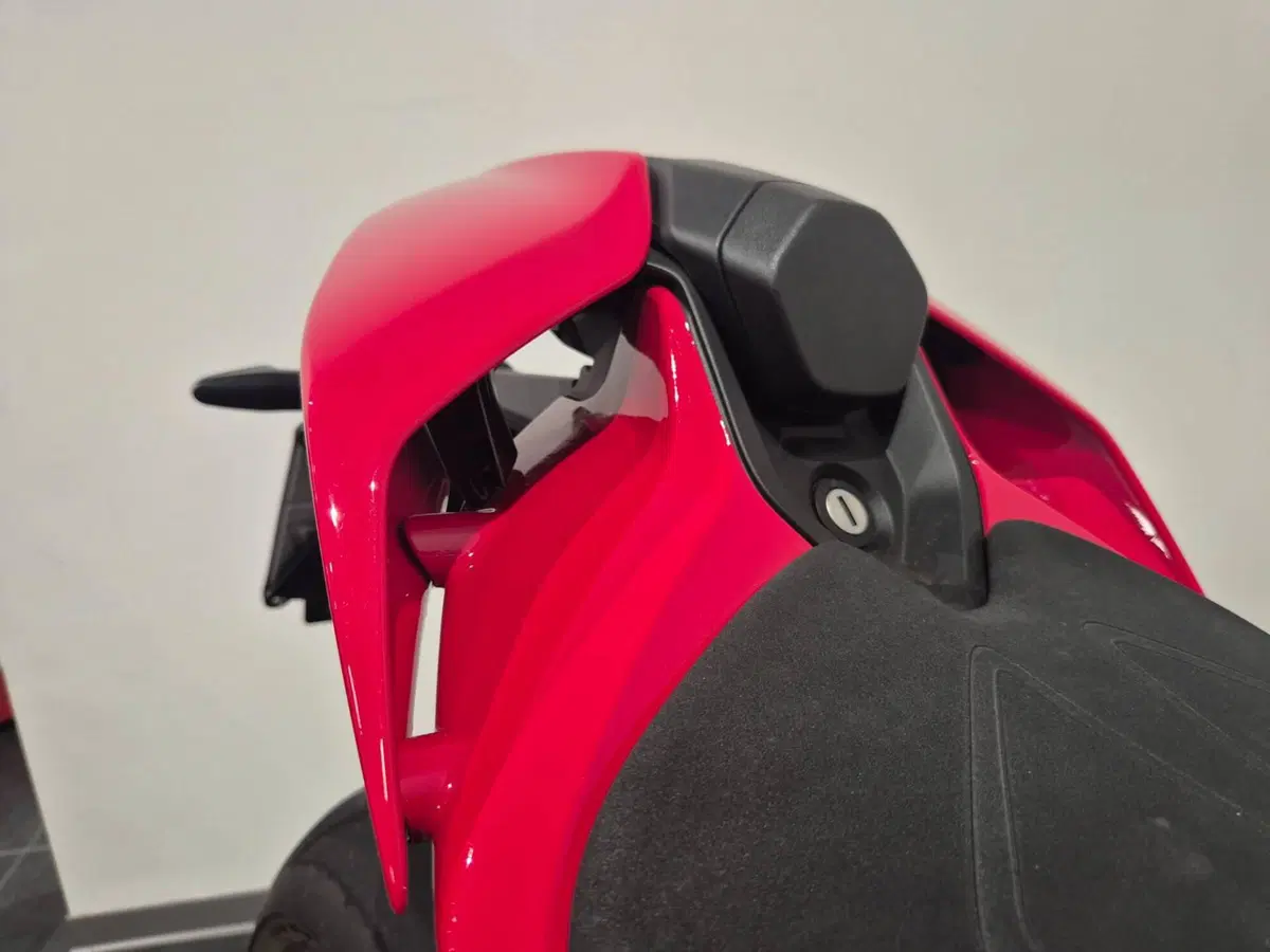 Ducati Panigale V4 S (2025 - 26) (14)