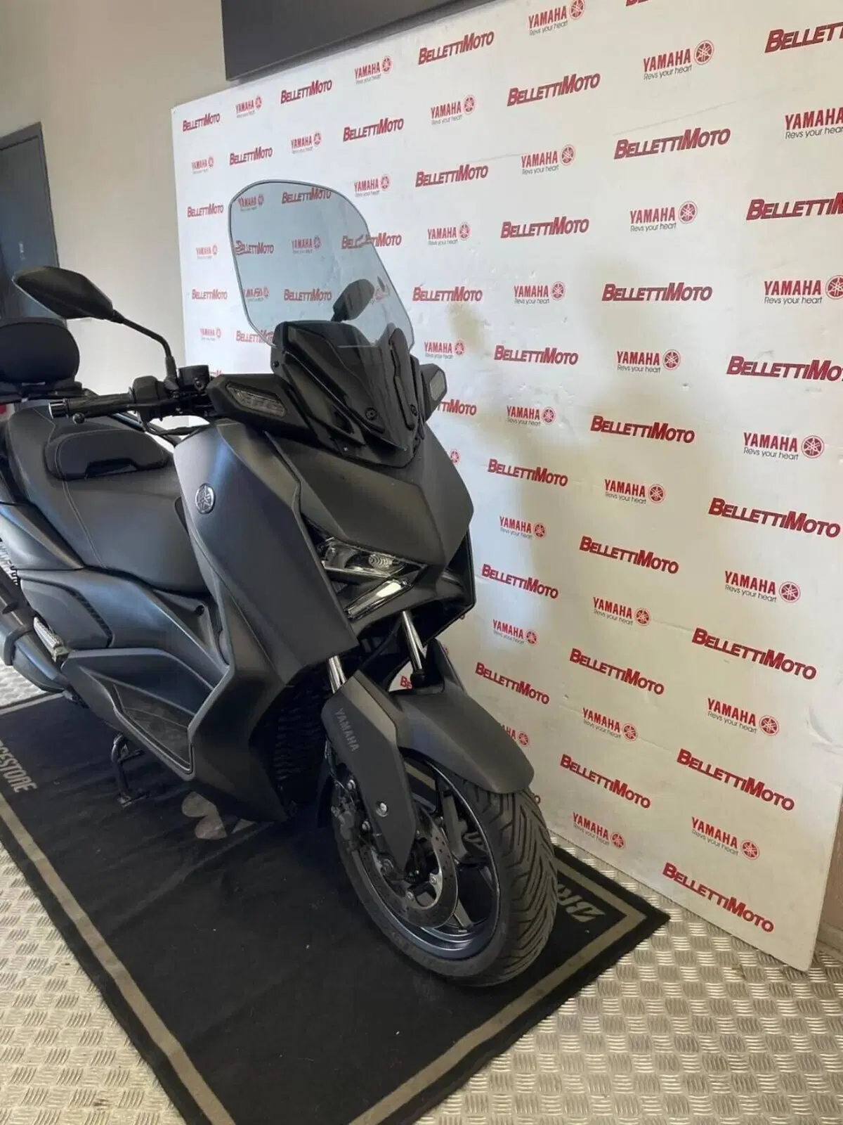 Yamaha X-Max 300 (2021 - 24) (3)