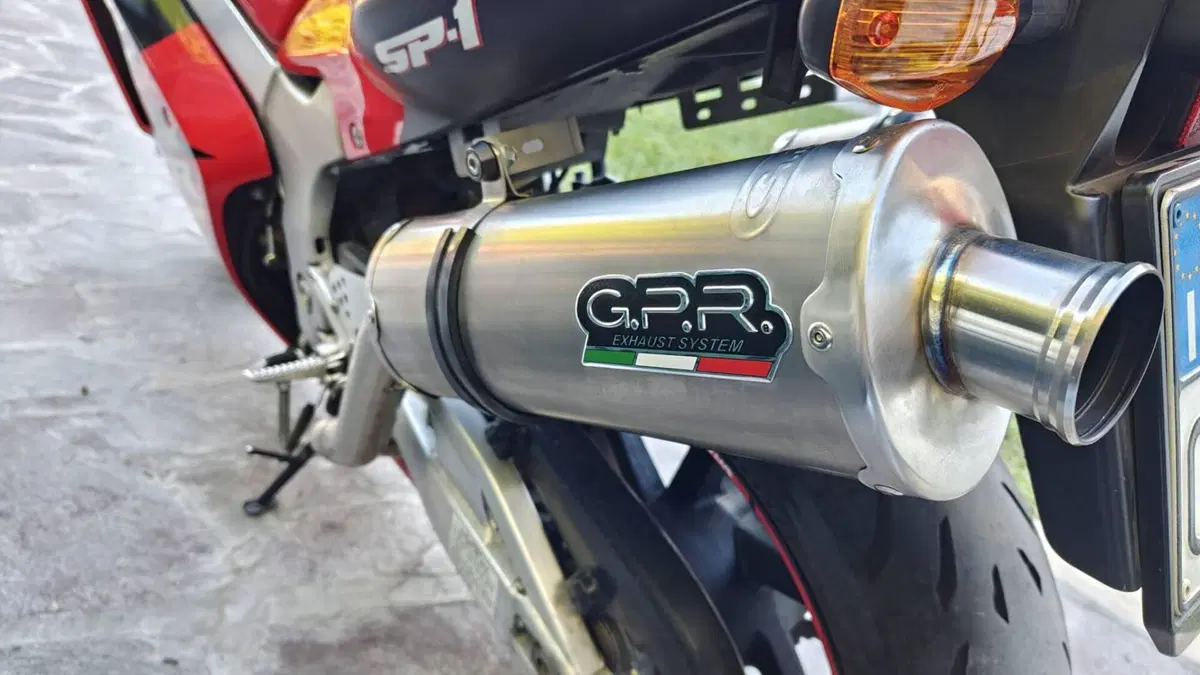 Scarico slip-on per VTR SP GPR omologato