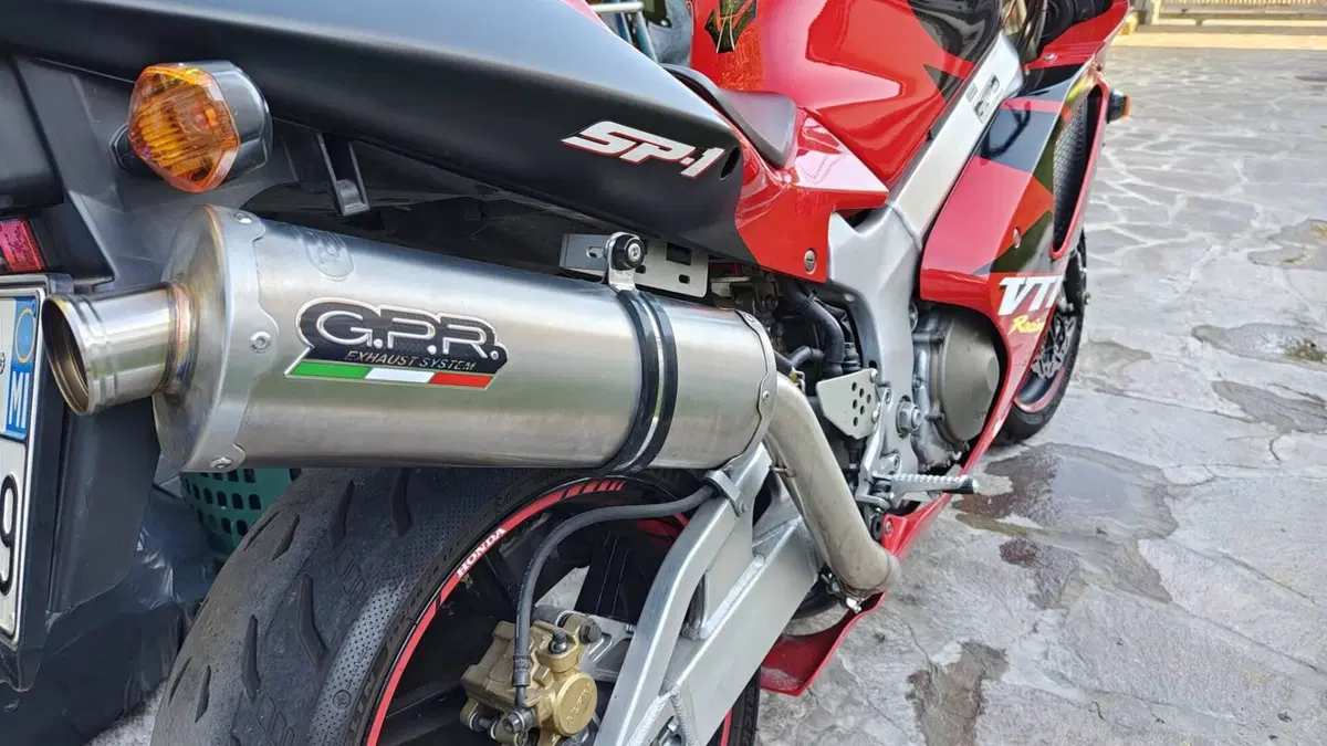 Scarico slip-on per VTR SP GPR omologato (2)