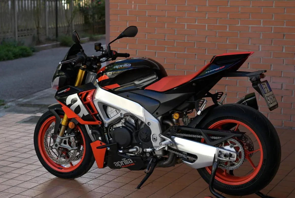 Aprilia Tuono V4 Factory (2021 - 24)