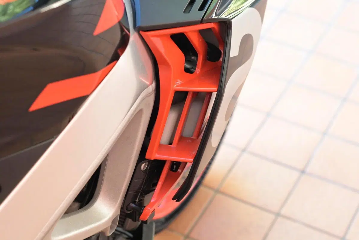 Aprilia Tuono V4 Factory (2021 - 24) (18)