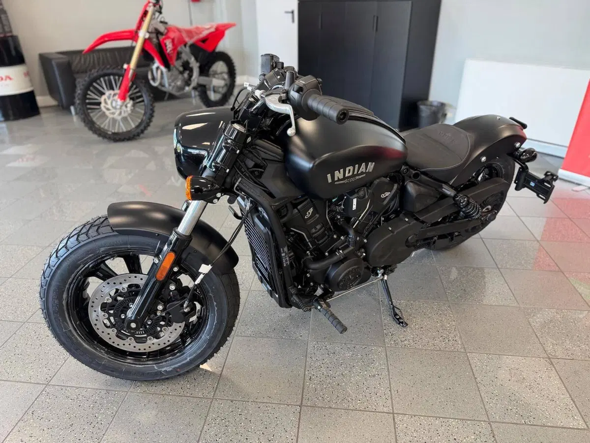 Indian Scout 1250 Bobber Limited + Tech (2025 - 26) (3)