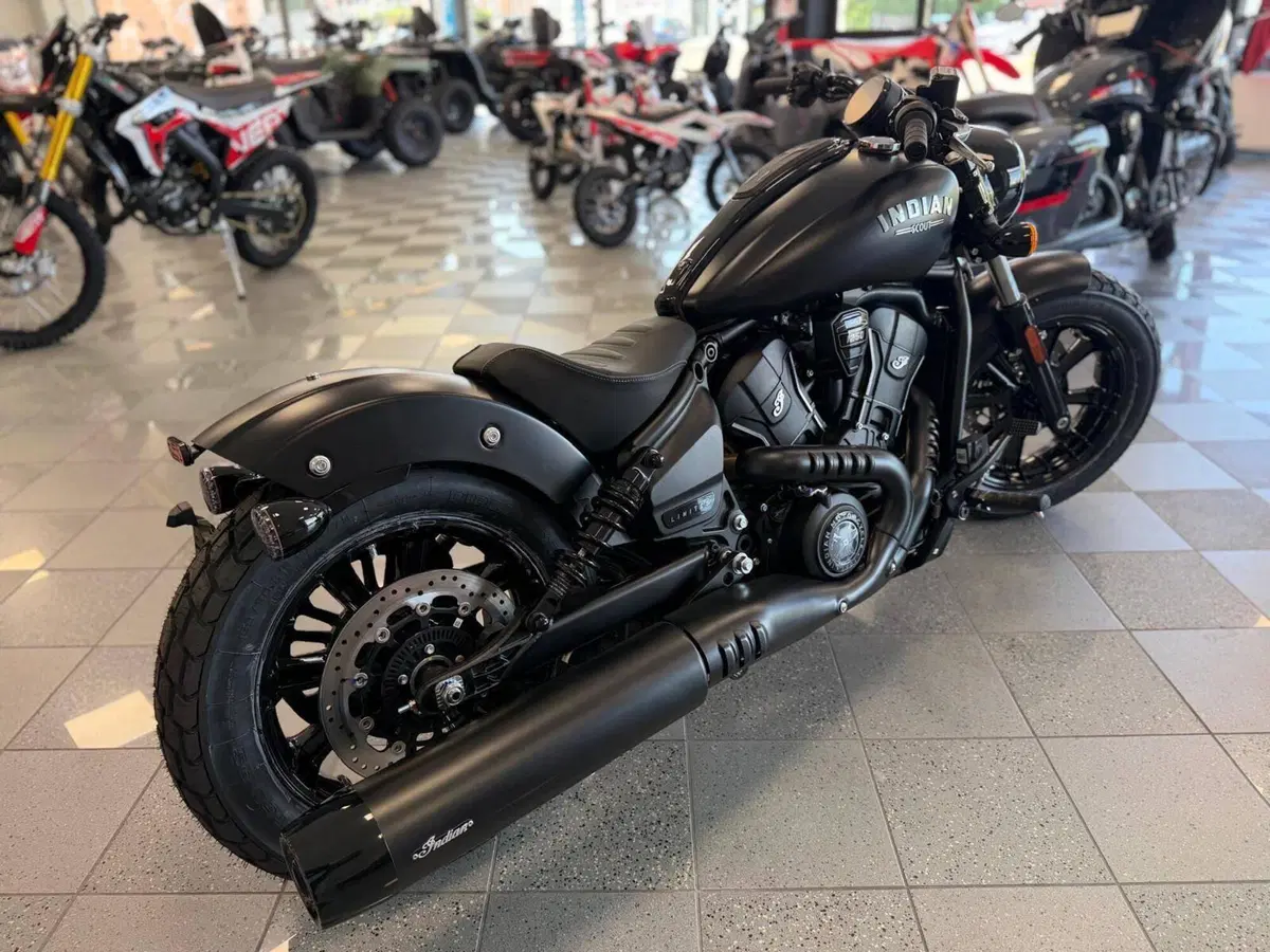 Indian Scout 1250 Bobber Limited + Tech (2025 - 26) (6)