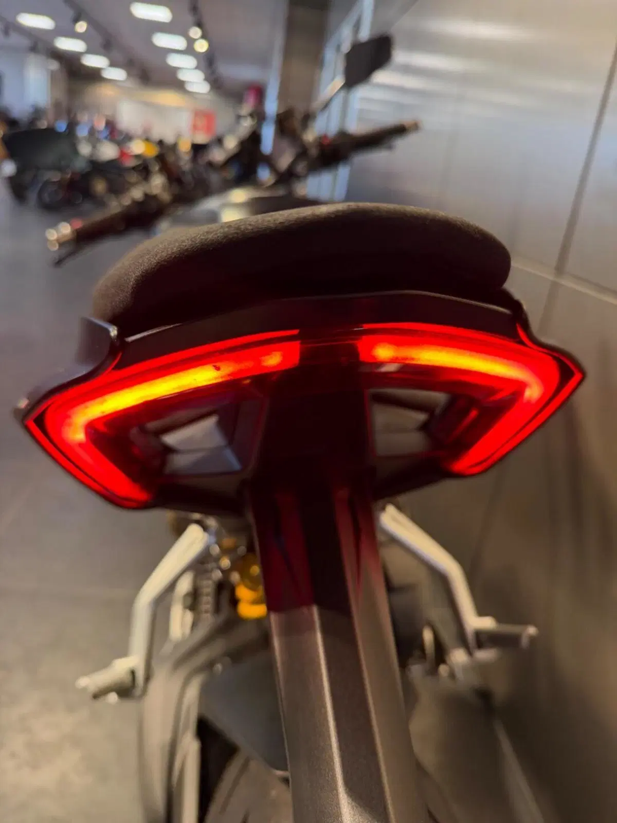 Ducati Streetfighter V4 1100 S (2021 - 22) (10)