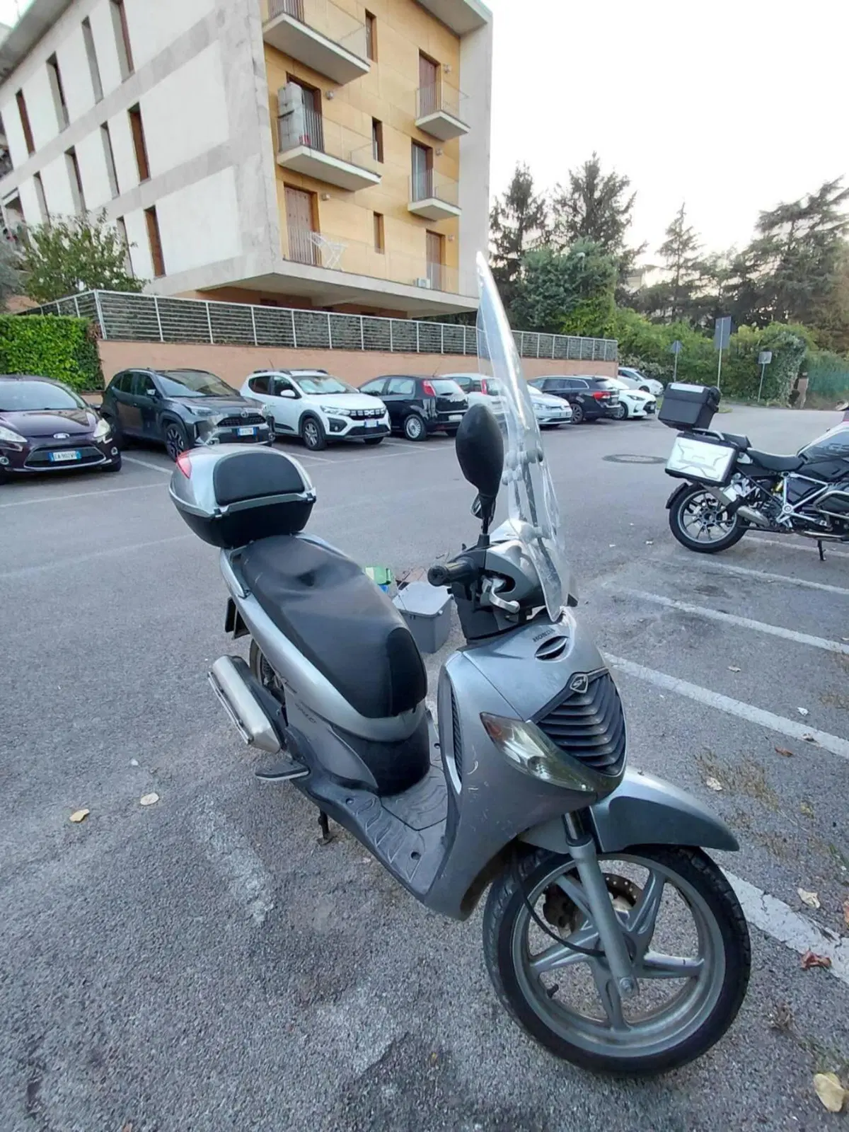 Honda SH 150i (2005 - 08) (2)